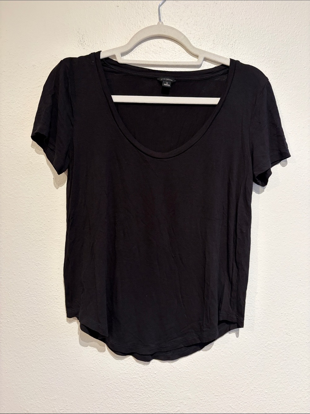 Ann Taylor Black Scoop Neck Short Sleeve Tee Lightweight Rayon